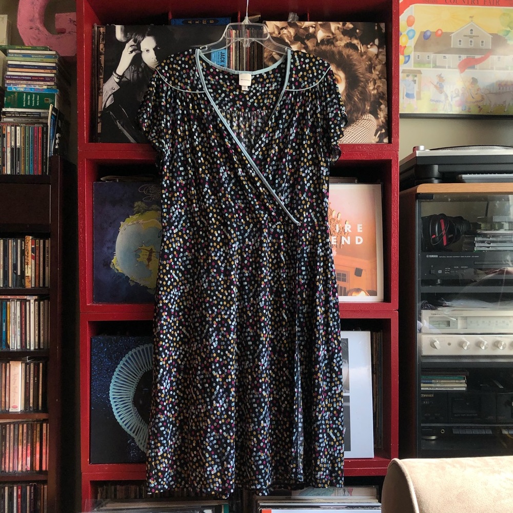MIDI with wrapped bodice, no ties.